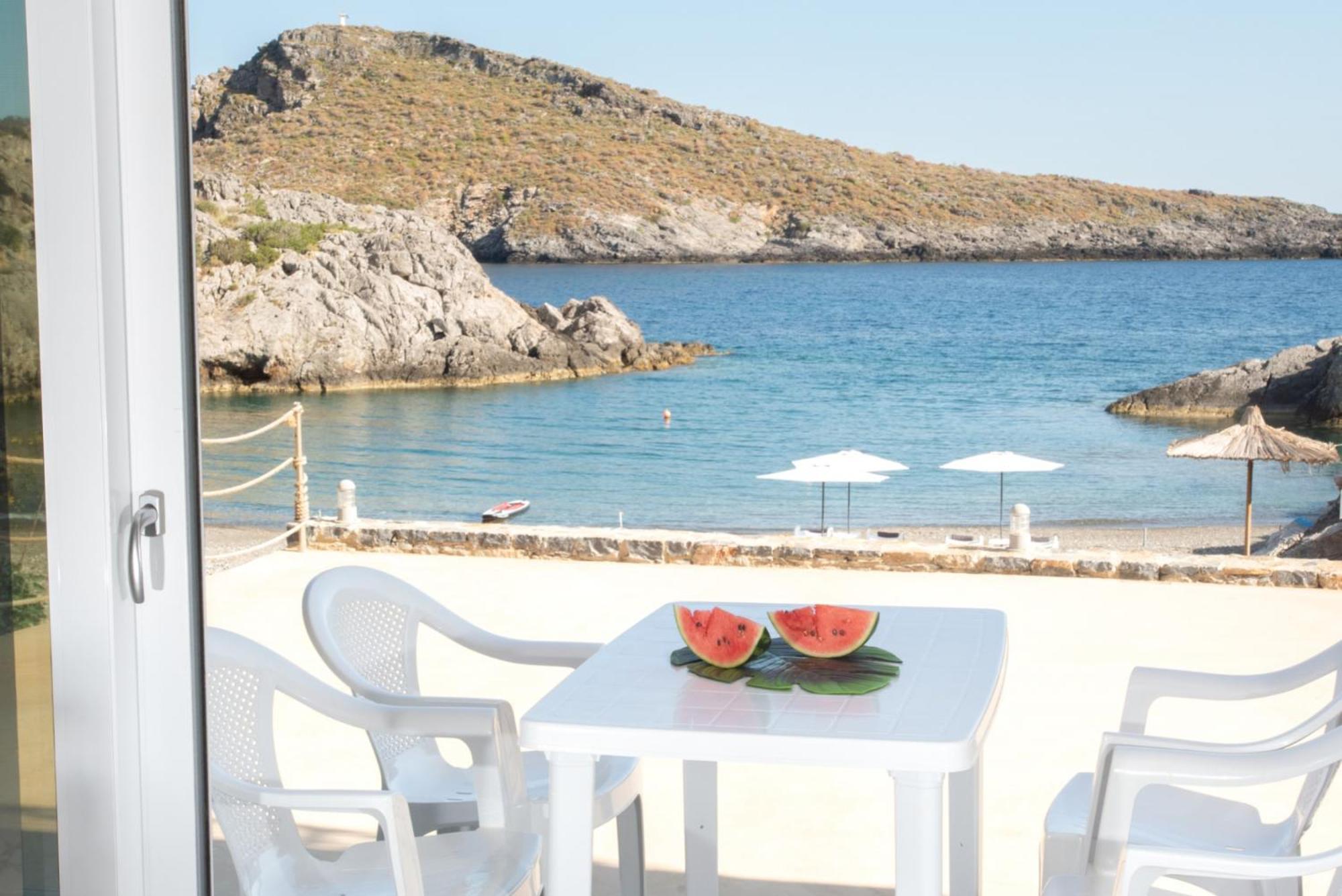 Beachfront Kyma East ~ Crete's Hidden Gem Vakantiehuis